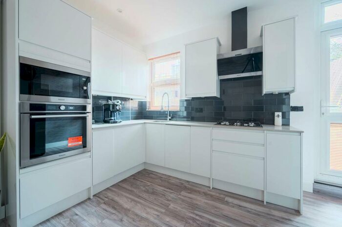 1 Bedroom Flat To Rent In .Brixton, Brixton, London, SE5