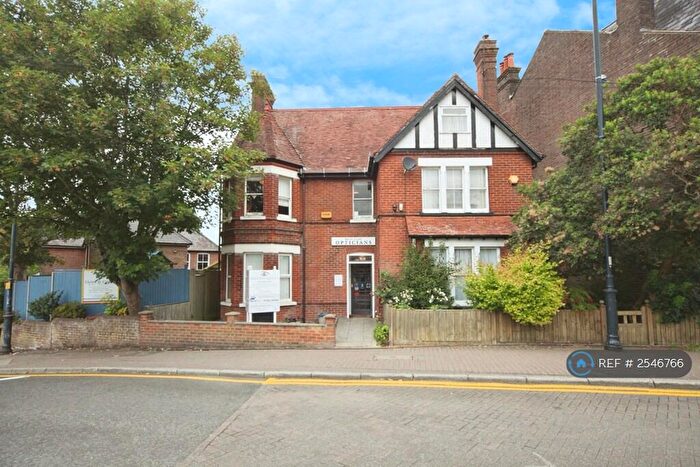 4 Bedroom Semi-Detached House To Rent In High Street, Tring, HP23