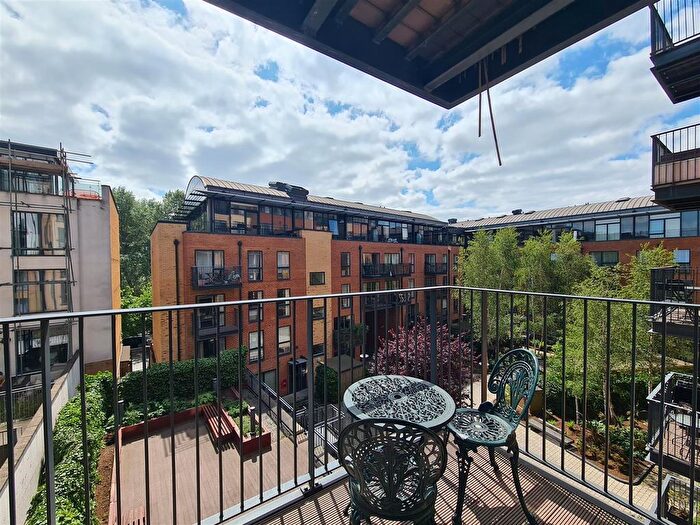 1 Bedroom Flat To Rent In Carney Place, Brixton, SW9