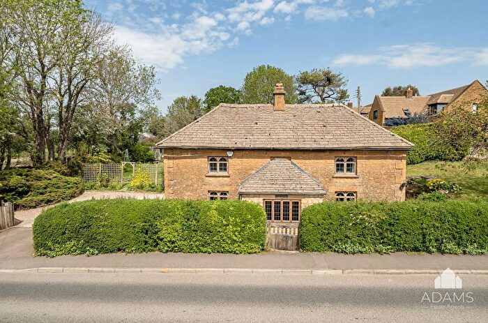 3 Bedroom Detached House For Sale In Newtown, Toddington, GL54