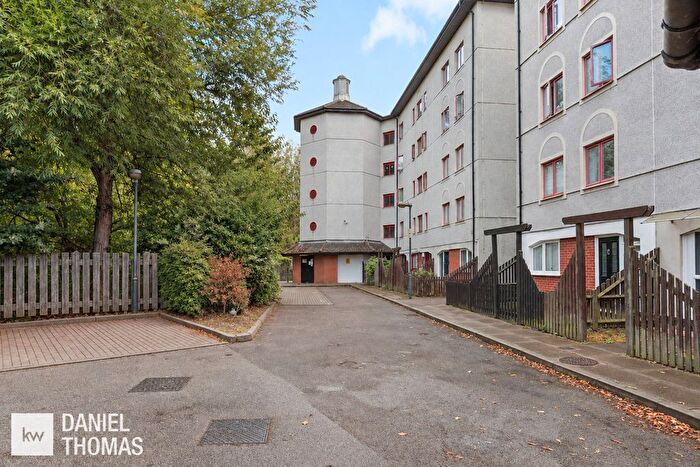 1 Bedroom Flat For Sale In Daniel Thomas | Castile Court, Eleanor Way, Waltham Cross, EN8