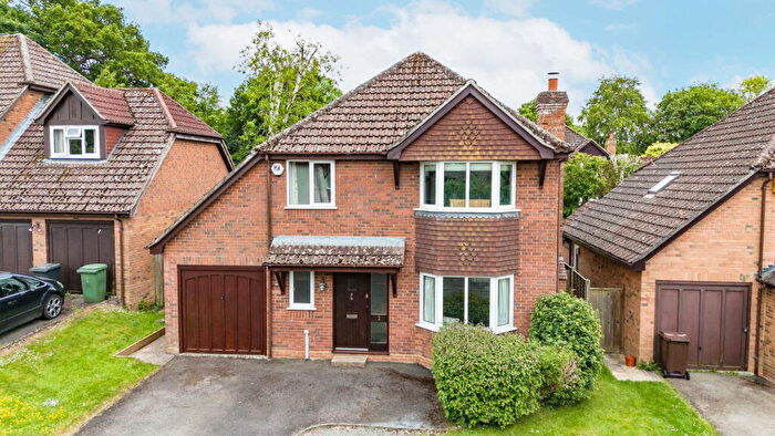 4 Bedroom Detached House For Sale In Two Gate Meadow, Overton, Basingstoke, RG25
