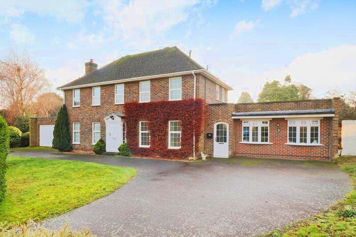 5 Bedroom Detached House To Rent In Canterbury, CT2