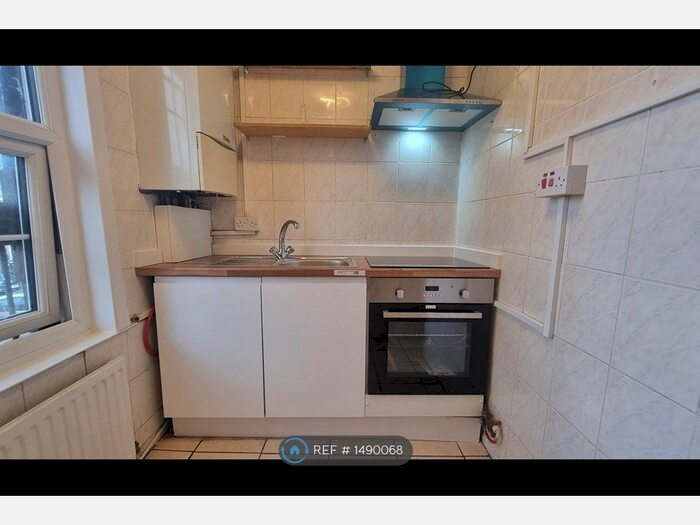 1 Bedroom Flat To Rent In Dalston Lane, London, E8