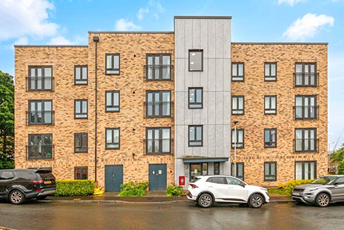 2 Bedroom Apartment For Sale In Hurley Drive, Bracknell, RG12