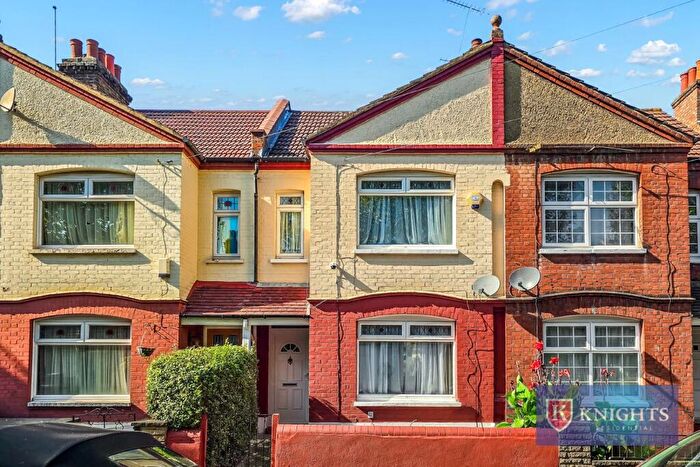 3 Bedroom House For Sale In Junction Road, London, N9
