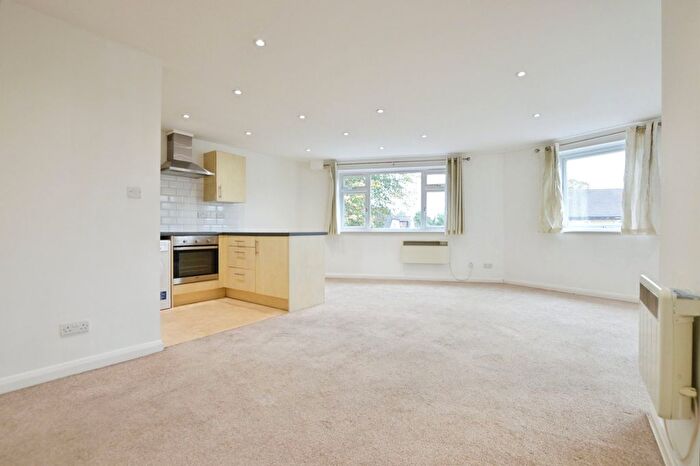 1 Bedroom Flat To Rent In Brewery Lane, Byfleet, West Byfleet, Surrey, KT14