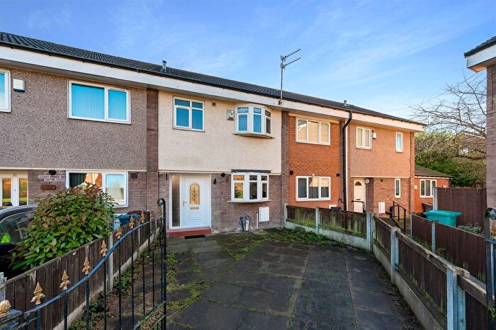 4 Bedroom Terraced House To Rent In Norbury Close, Manchester, M40