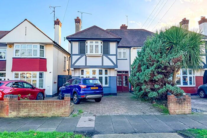 4 Bedroom Semi Detached House For Sale In Woodgrange Drive, Southend-on-Sea, SS1