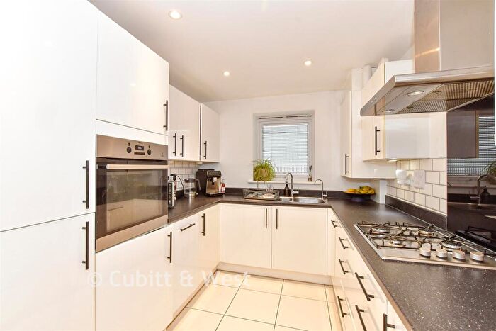 3 Bedroom Semi Detached House For Sale In Richardson Way, Littlehampton, West Sussex, BN17