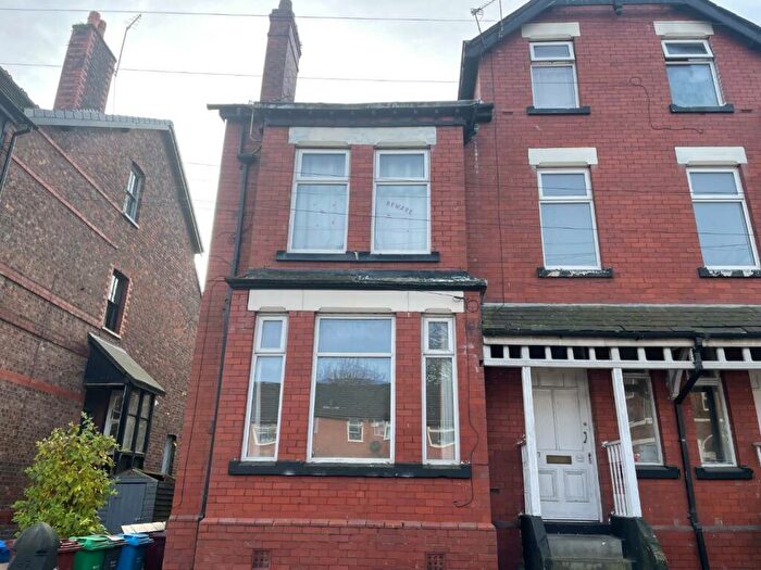 Flat To Rent In Clarendon Road, Manchester, M16