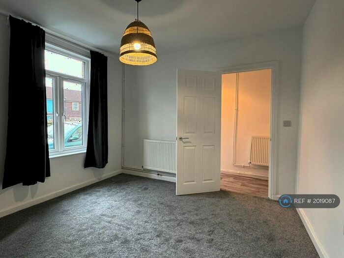 3 Bedroom Terraced House To Rent In Brixton Road, Bristol, BS5