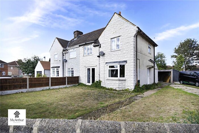 3 Bedroom Semi-Detached House For Sale In The Crescent, Bircotes, Doncaster, South Yorkshire, DN11