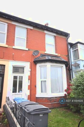 2 Bedroom Flat To Rent In Bispham Road, Blackpool, FY2