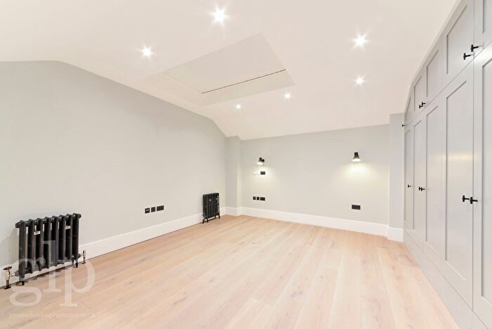 1 Bedroom Flat To Rent In New Row, London, Greater London, Covent Garden, WC2N