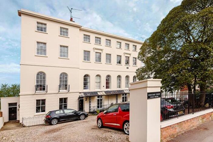 2 Bedroom Flat For Sale In Reading Town Centre, Berkshire, RG1