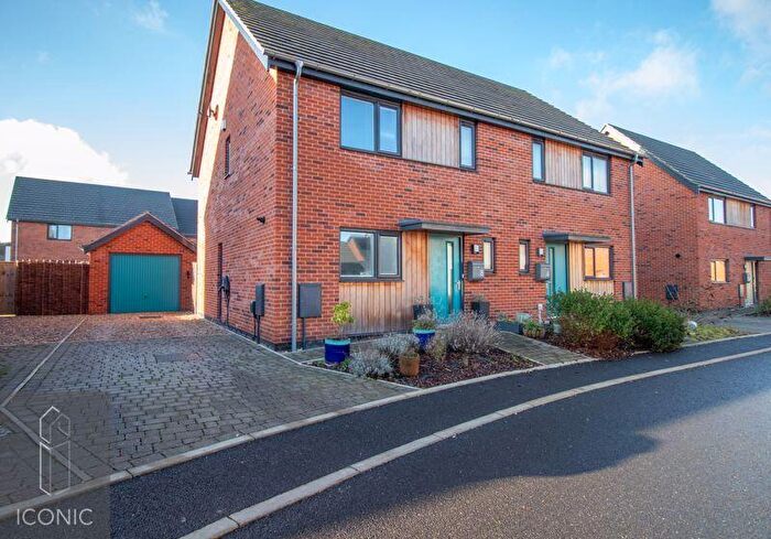 3 Bedroom Semi-Detached House For Sale In Paper Mill Lane, Taverham, Norwich, NR8