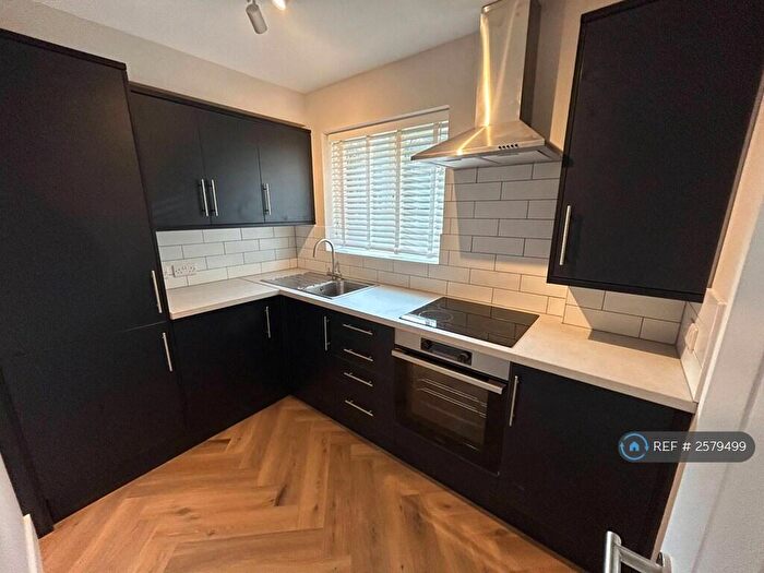 1 Bedroom Flat To Rent In St. Leonards Park, East Grinstead, RH19