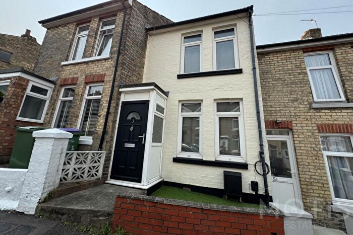 2 Bedroom House To Rent In Edward Road, Folkestone, CT19