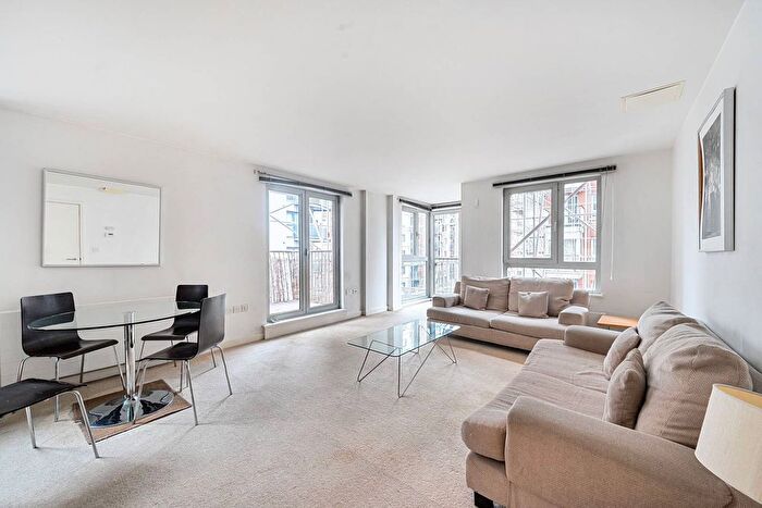 2 Bedroom Flat To Rent In Eden Grove, Islington, London, N7