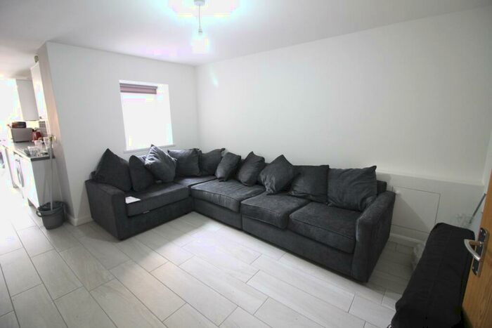 6 Bedroom Terraced House To Rent In Rhymney Street, Cathays, CF24