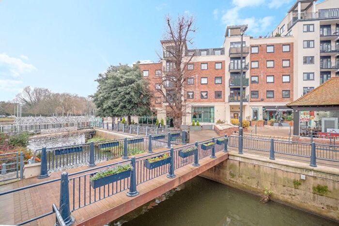 3 Bedroom Flat For Sale In Stevens House, Kingston Upon Thames, KT1