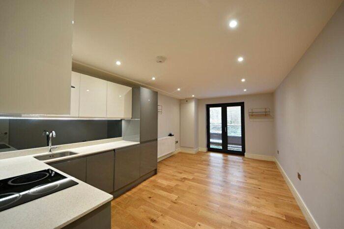 1 Bedroom Apartment To Rent In Treadaway Hill, Loudwater, High Wycombe, Buckinghamshire, HP10