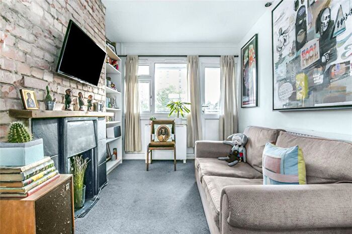 2 Bedroom Flat For Sale In Llewellyn Street, London, SE16