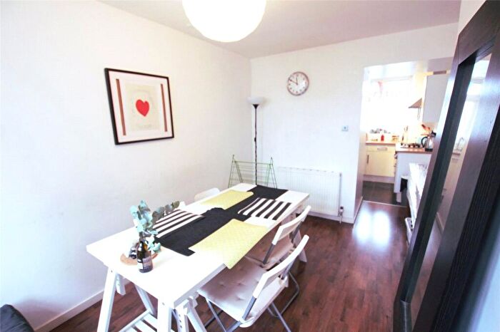 4 Bedroom Apartment To Rent In Rosefield Gardens, London, E14