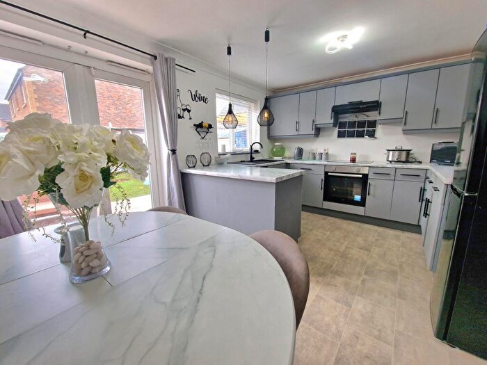 3 Bedroom End Of Terrace House For Sale In Hatters Court, Bedworth, Warwickshire, CV12
