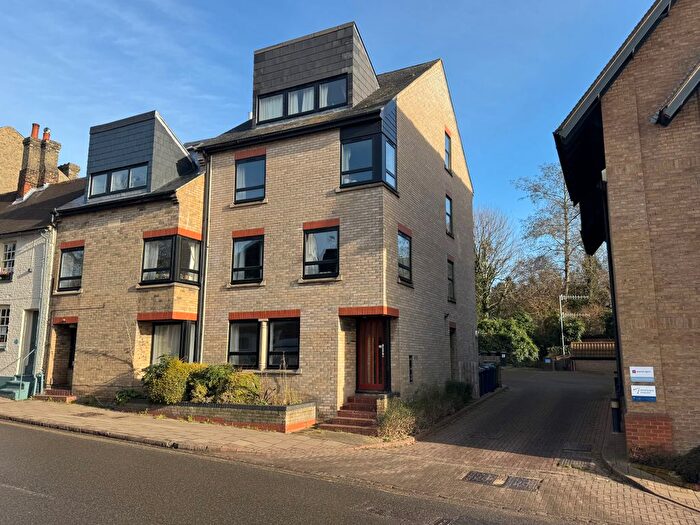 2 Bedroom Flat To Rent In Castle Street, Cambridge, CB3