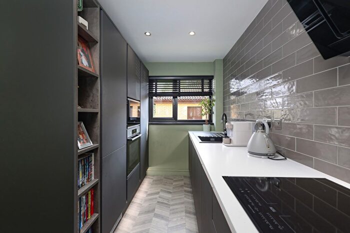 2 Bedroom Flat For Sale In Mavisbank Gardens, Glasgow, G51