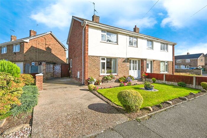 3 Bedroom Semi-Detached House For Sale In Rufford Avenue, Rainworth, NG21
