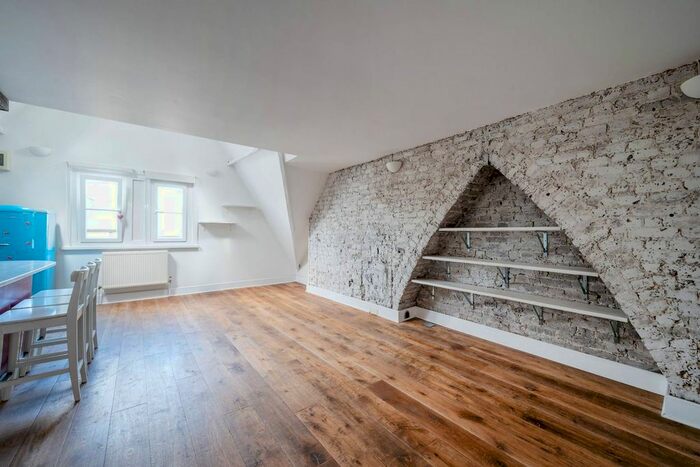 2 Bedroom Flat To Rent In Friars Stile Road, Richmond Hill, Richmond, TW10