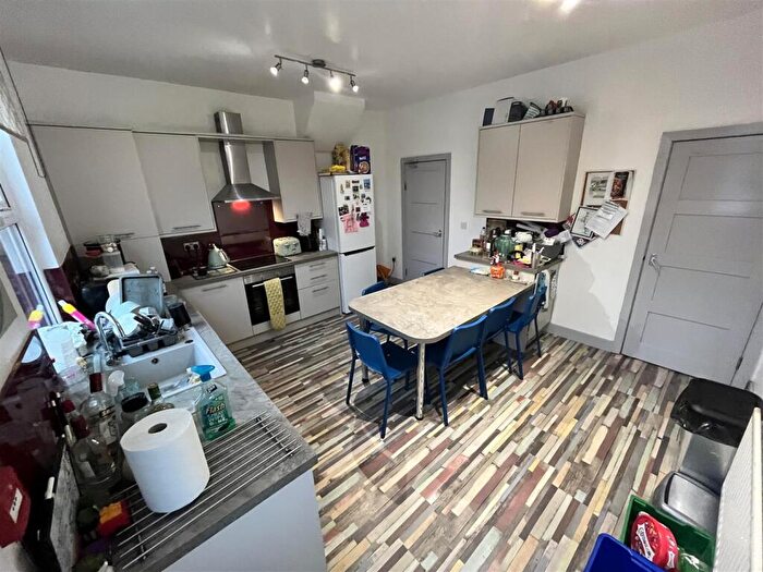 5 Bedroom Terraced House To Rent In Headingley Mount, Leeds, LS6