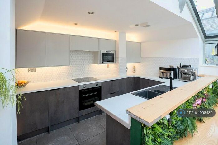 2 Bedroom Penthouse To Rent In Chorlton St, Manchester, M1