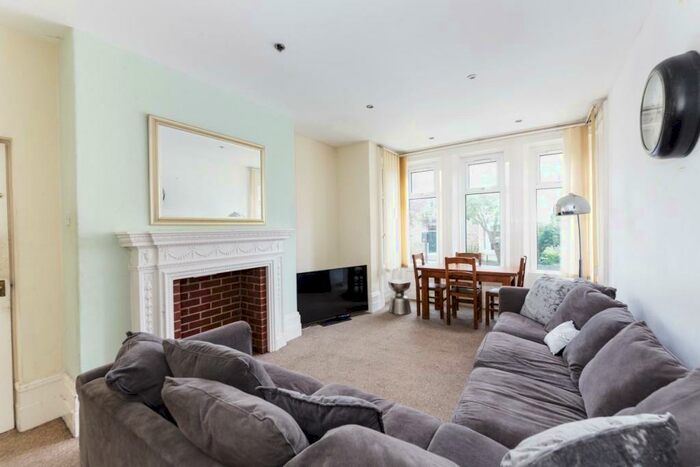 3 Bedroom Apartment To Rent In Otterburn Villas, Jesmond, NE2
