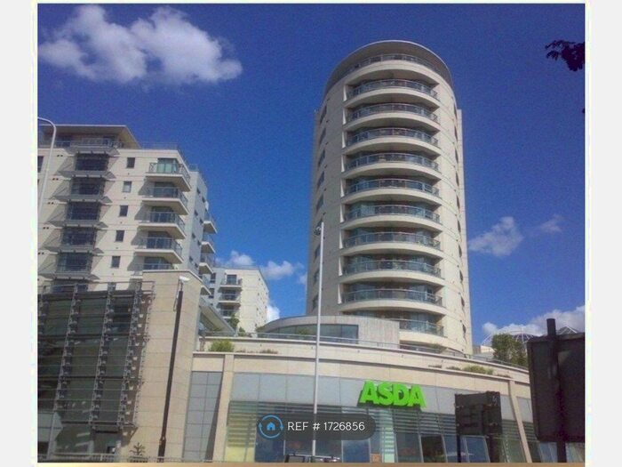 2 Bedroom Flat To Rent In Mercury Gardens, Romford, RM1