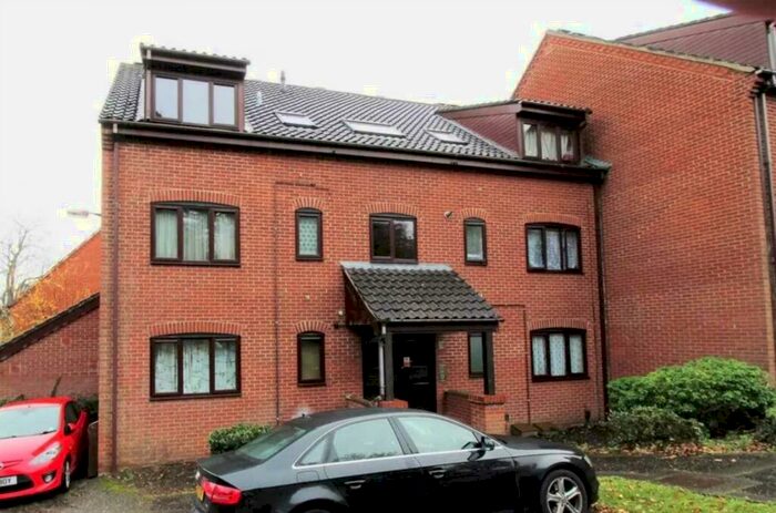 1 Bedroom Flat To Rent In Roseville Close, Norwich, NR1
