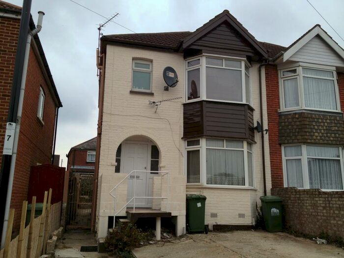 1 Bedroom Flat To Rent In Beech Rd Ground Floor, SO15