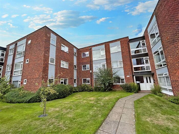 2 Bedroom Flat For Sale In Beech Grove, Sale, M33
