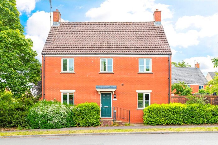4 Bedroom Detached House For Sale In Silver Road, Pewsey, Wiltshire, SN9