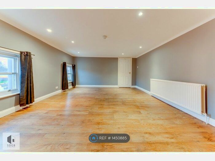 2 Bedroom Flat To Rent In Moorgate, Retford, DN22