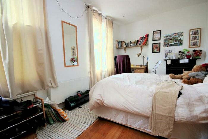 4 Bedroom Flat To Rent In Falkland Road, Kentish Town, NW5