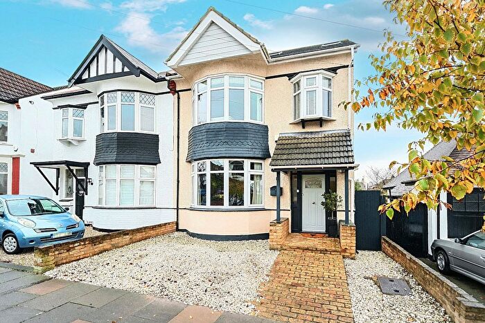 4 Bedroom Semi-Detached House For Sale In Westleigh Avenue, Leigh-On-Sea, Essex, SS9