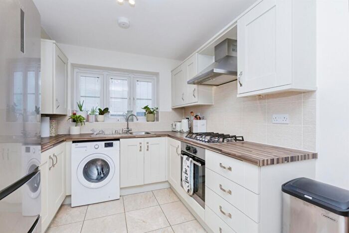 3 Bedroom Town House For Sale In Buxton Crescent, Broughton Astley, Leicester, LE9