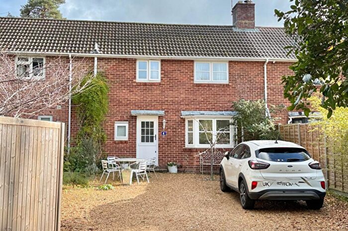 3 Bedroom Terraced House For Sale In Pine Drive, St. Ives, BH24