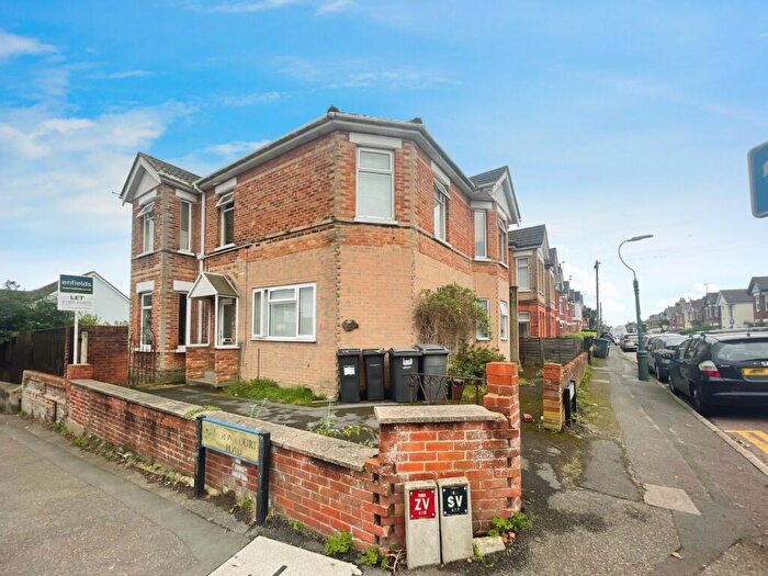 7 Bedroom House For Sale In Hankinson Road, Bournemouth, BH9