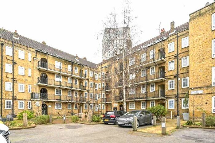 3 Bedroom Apartment To Rent In Birchfield Street, London, E14