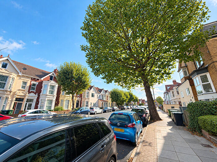 2 Bedroom Flat To Rent In London Road, Portsmouth, PO2
